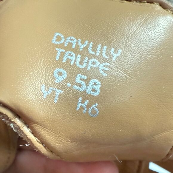 Earth Daylily Taupe Perforated Lace Up Leather Sandals - Picture 4 of 8